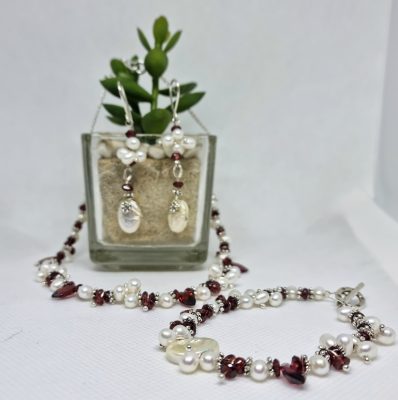 Pearl and Garnet necklace, bracelet and earring set